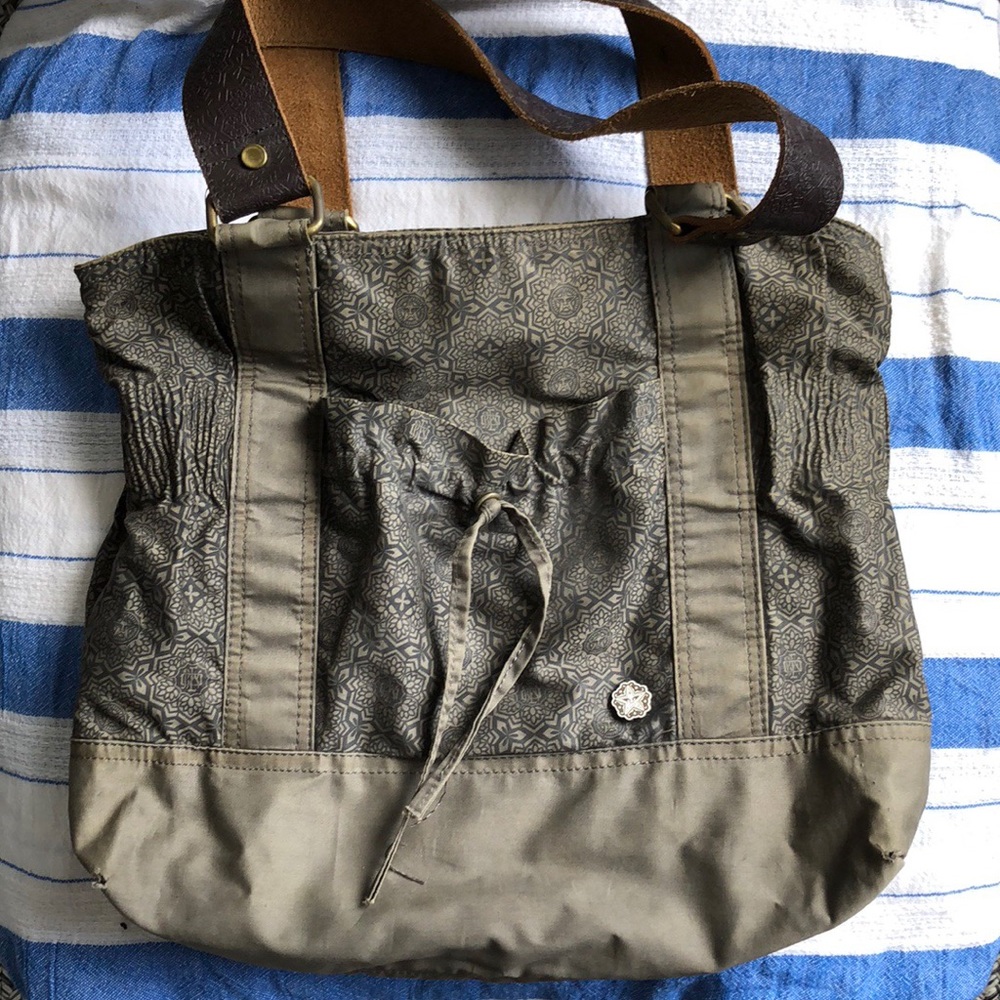 Obey cotton purse